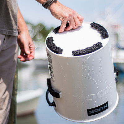 HUCK Performance Bucket - Tuxedo - White w/Black Handle